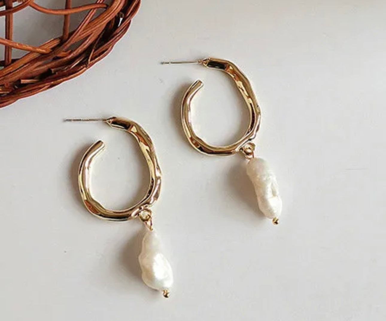 Bella hoops